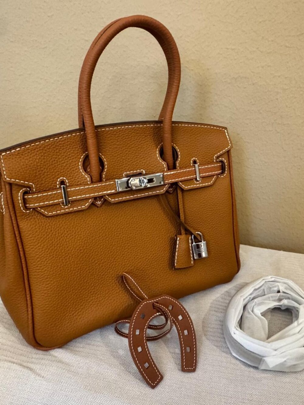 AS-NEW TOGO LEATHER SATCHEL BAG - Picture 4 of 14